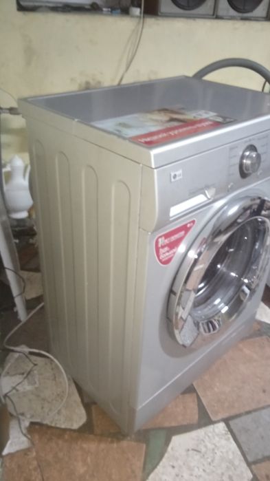 Продам стиральную машину LG