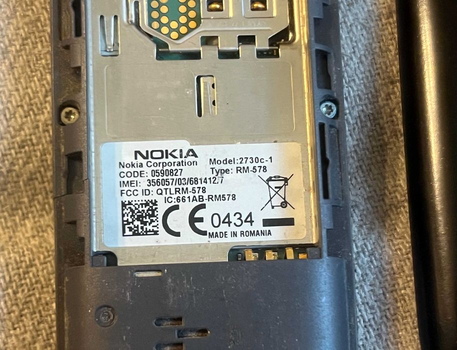 Nokia 2730 Classic 2730c-1 RM-578 Movistar Made in Romania Colectie