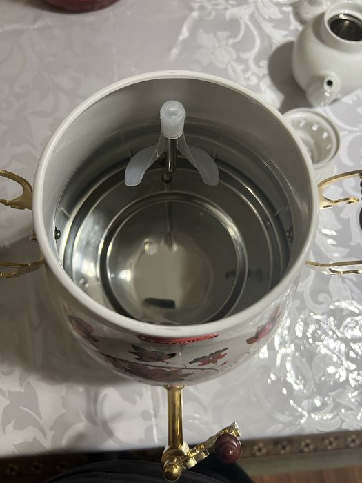 Электросамовар TriTower TT-781 белый