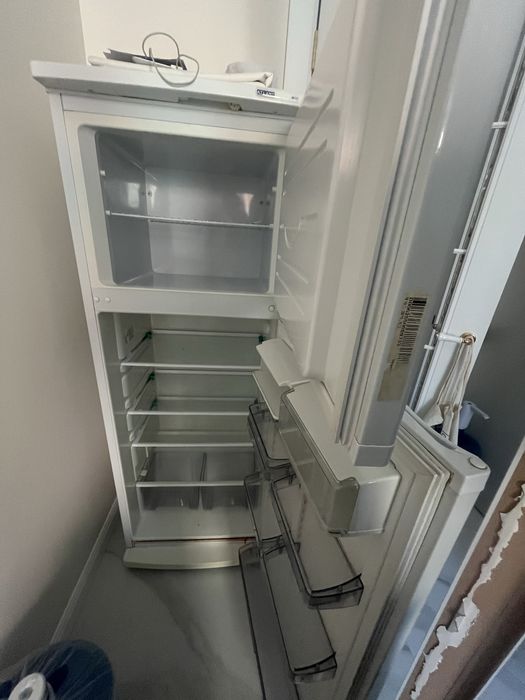 Холодильник двухкамерный