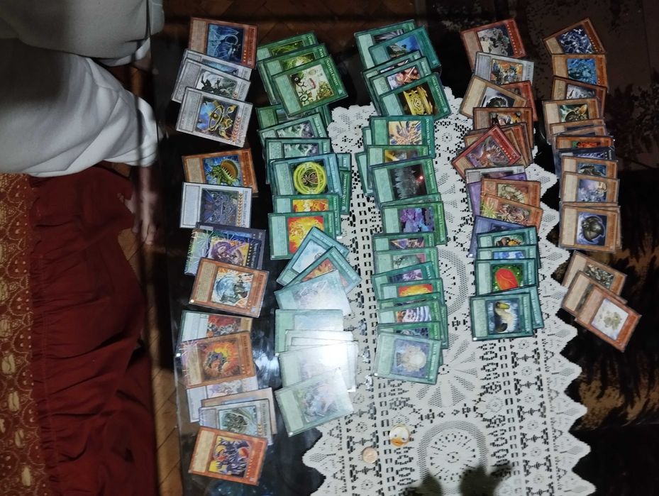 Продавам карти Yu-Gi-Oh неоригинални 2000+