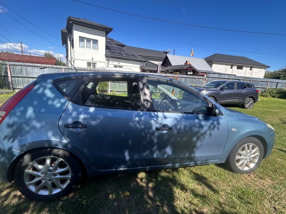 Hyundai i30 (2010) • 1.6 CRDI