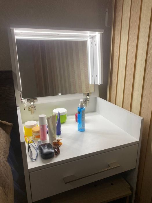 Макияжный стол-шкатулка