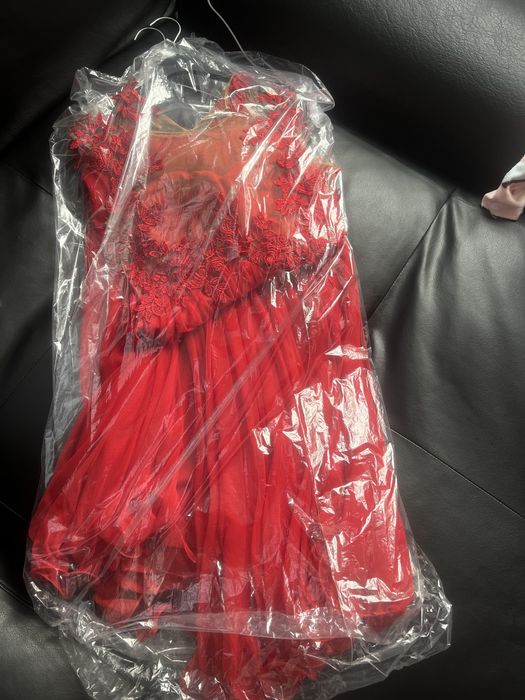 Червена бална рокля М