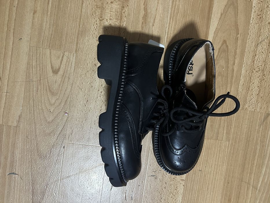 Продам женскую обувь