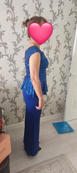 Продаётся, платья новые.