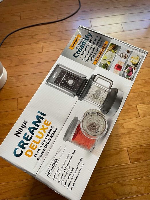 Aparat de înghețată Ninja CREAMi Deluxe NC501, 800W, 10 programe