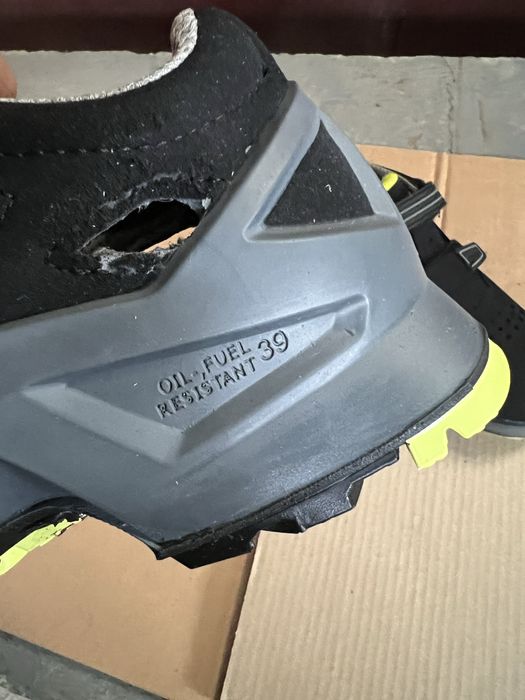 Vand sandale protectie Uvex marimea 39