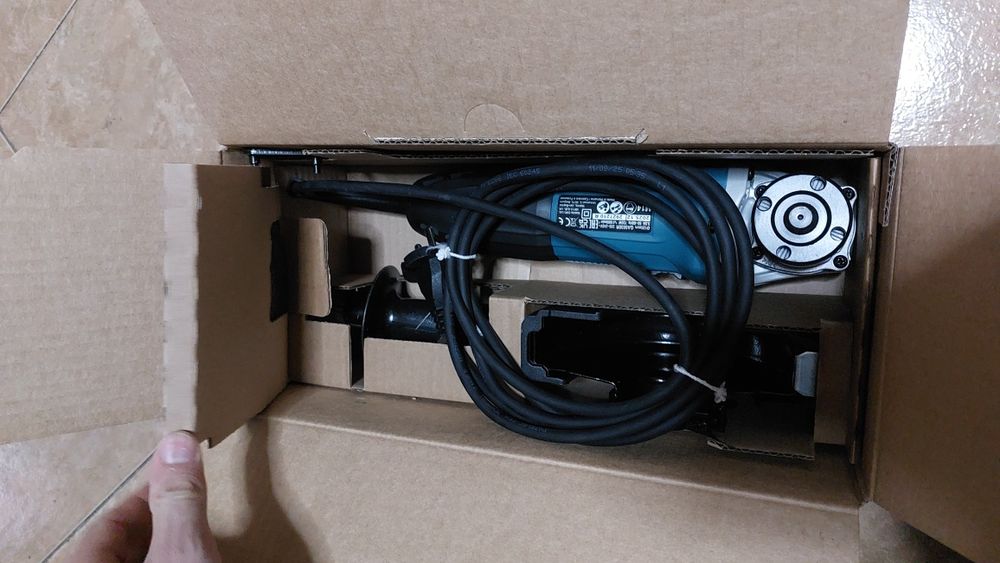 Polizor unghiular DGA513 Makita