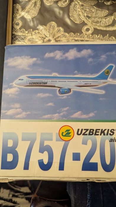 Продам модель самолётов 2 шт