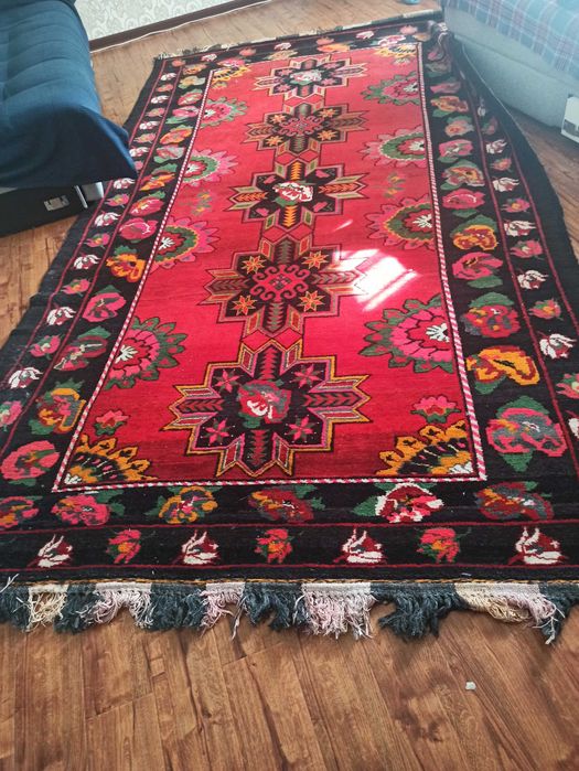 Продам ковер ручной работы