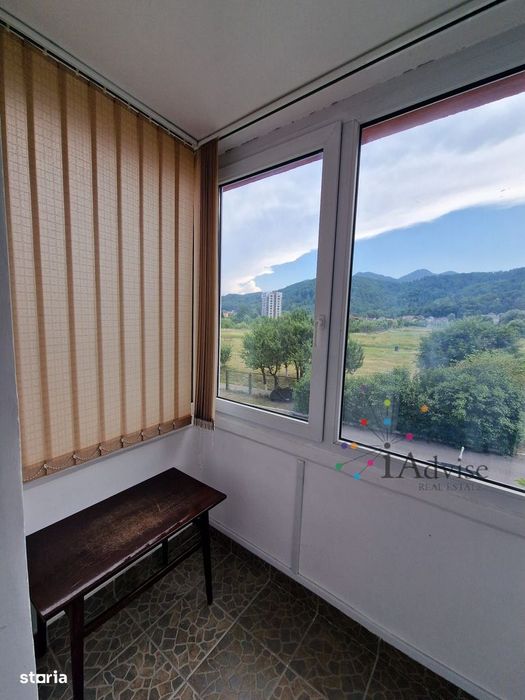 Apartament spațios, decomandat, în cartierul Noua