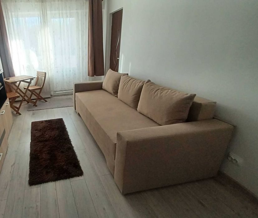 Canapea extensibilă in stare excelentă