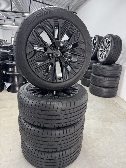 Jante Audi Q8 Etron R21 Originale RS Negru Lucios Bridgestone de vara