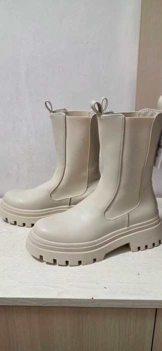 Дамски Зимни ботуши номер 39