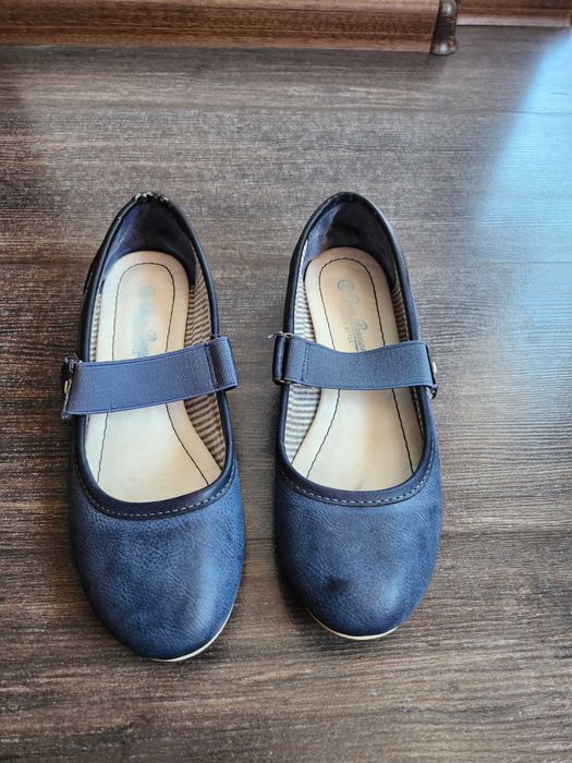 Papuci bleumarin cu barete 36