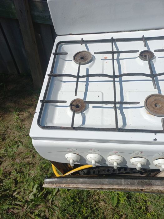 Продам газовую плиту