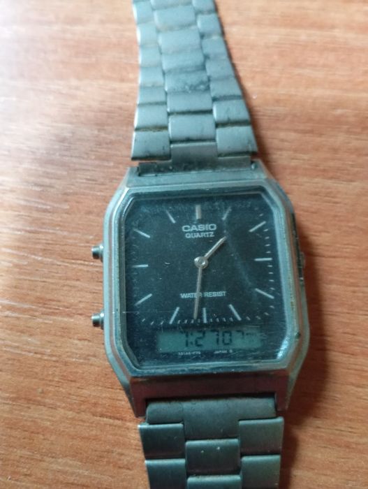 Прадаю часы  кварц срочно