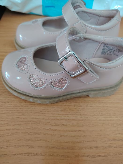 Продам детские туфли, на девочку