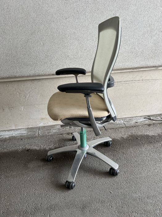 Ергономичен офис стол Knoll Life