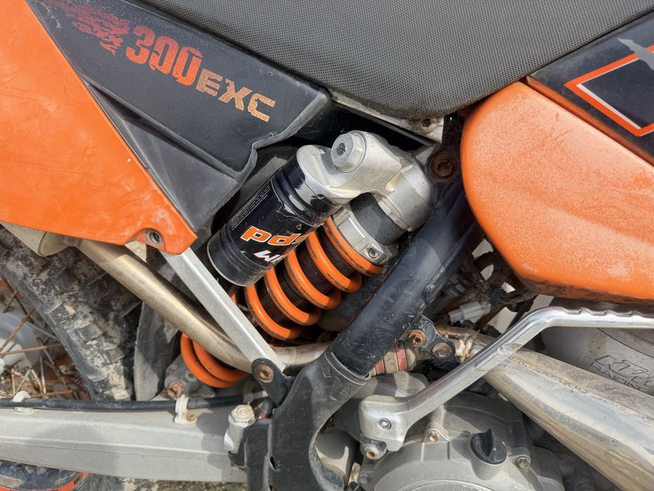 Vand ktm exc300,funtioneaza perfect,trage grav