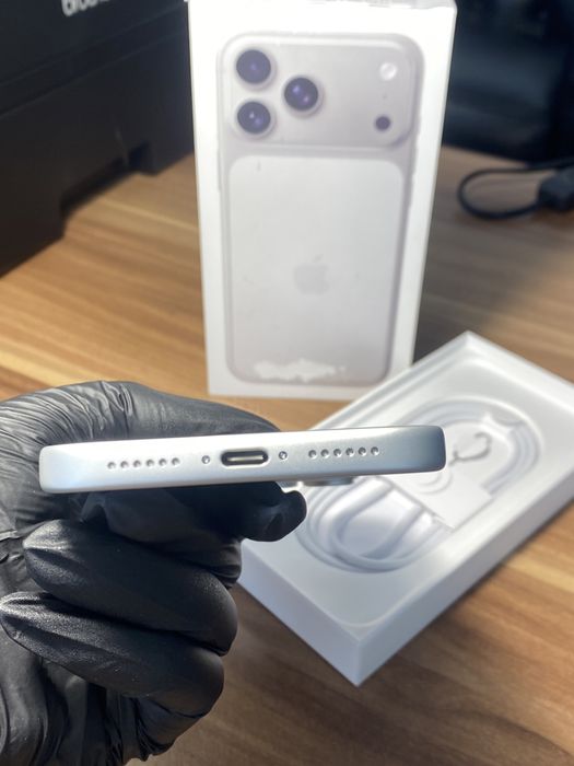 iPhone 17 Pro Max • 1 TB • Silver