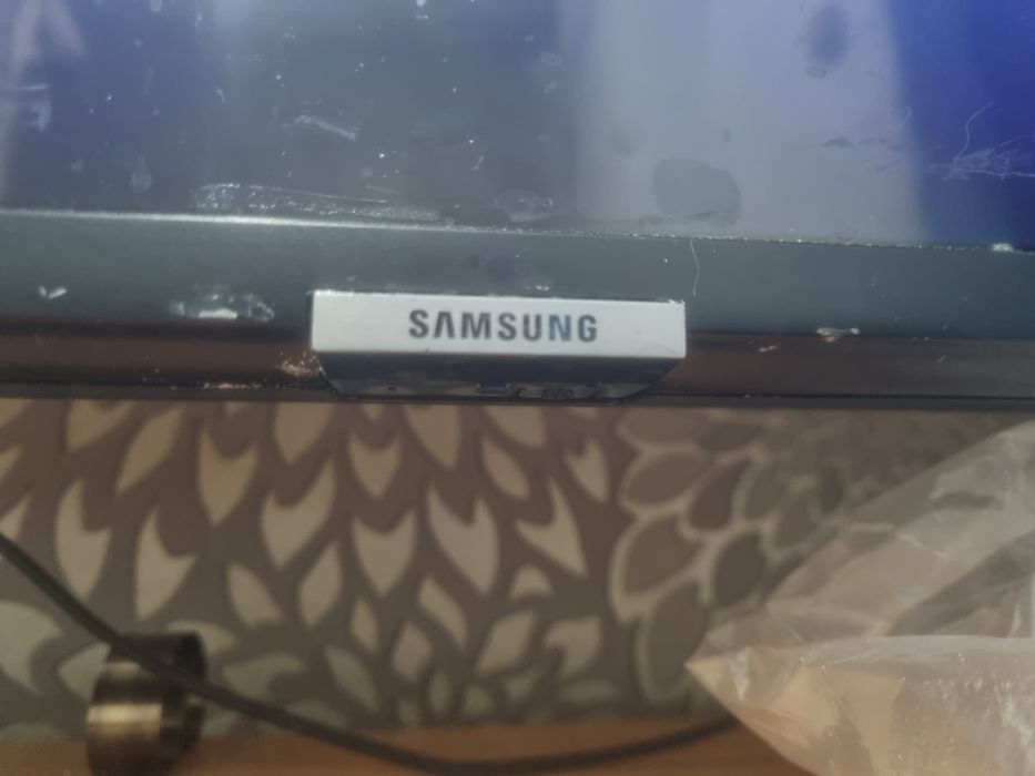 Продам смарт телевизор  50000