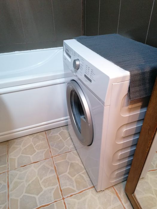 Închiriez apartament cu o camera