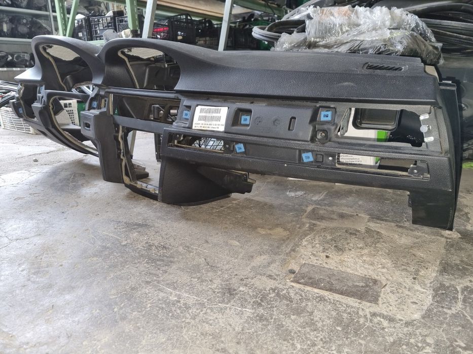 Plansa bord bmw e90 e91 e92 e93 cu gauri pentru suporți de pahare