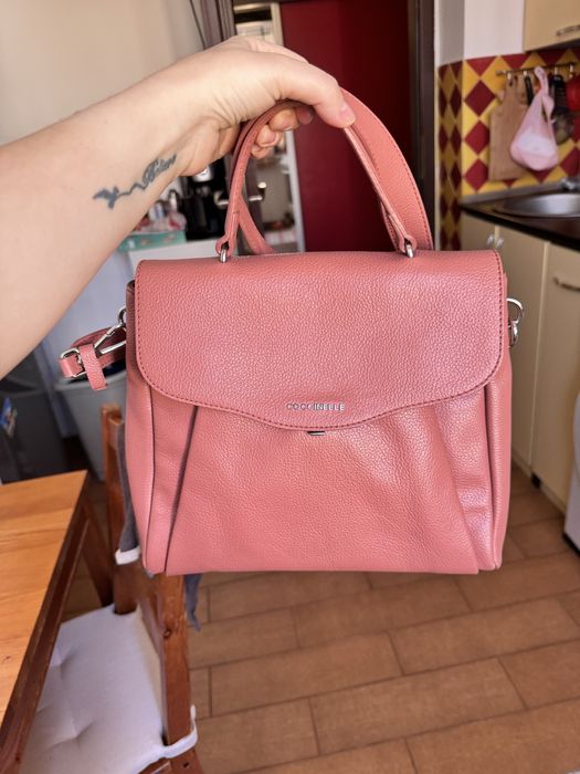 Geantă Coccinelle roz somon