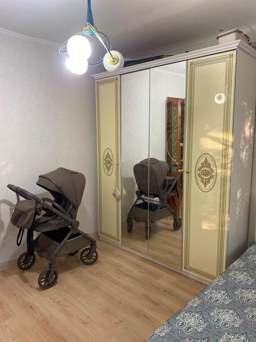 Продам спальный гарнитур с матрасом