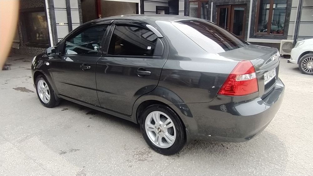 Продается Нексия 3 /4 поз своя не битая и не крашенная.