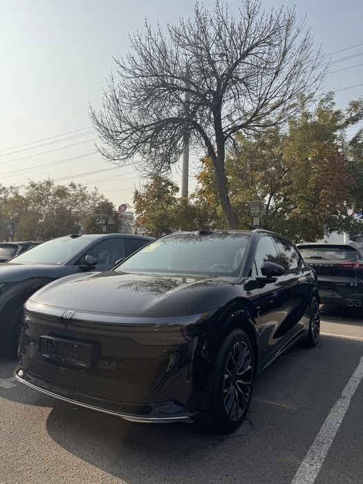 Zeekr 7x 2025yilgi yangi moshina