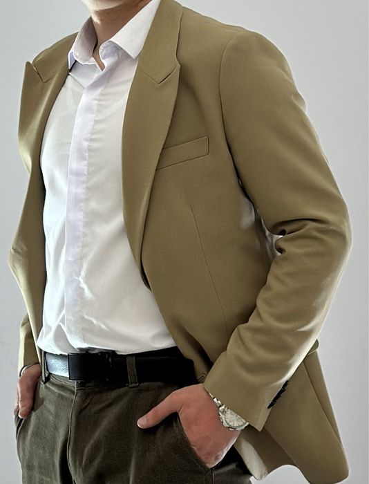 Классный бежевый пиджак