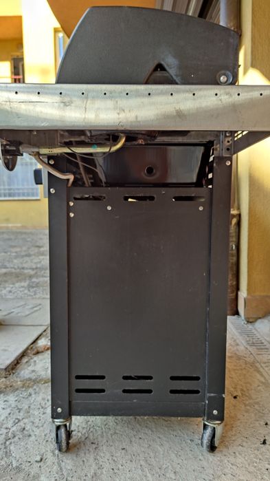 Газово барбекю Char-Broil Professional 4400S