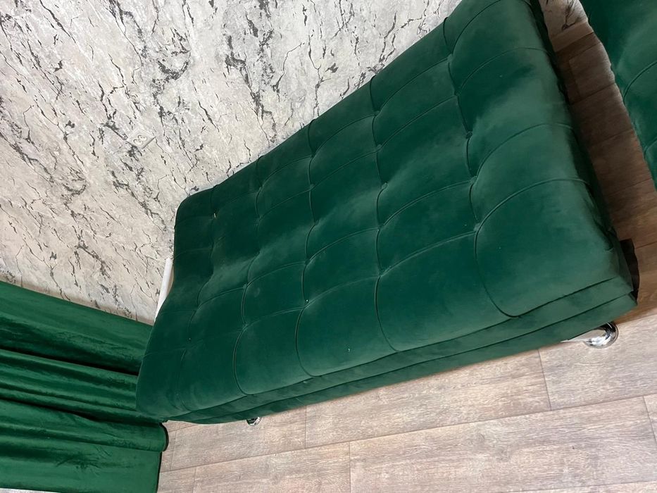 Продам 2 дивана.