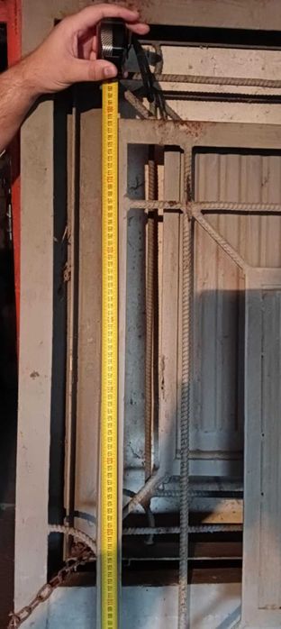 Желязна пътна врата