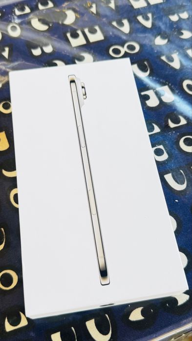 Нов iPhone Air 512Gb light Gold