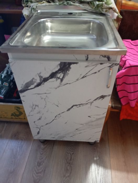 Мойка с тумбой новая