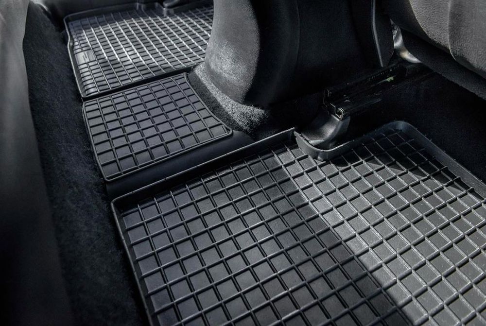 Продаются полики для салона