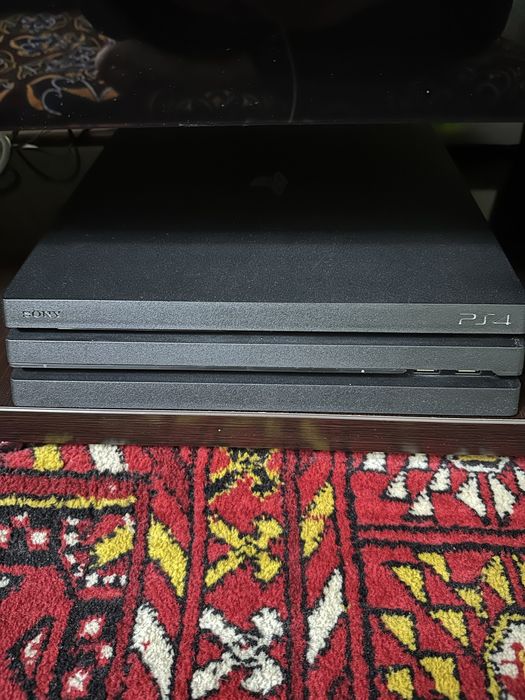 Ps4 pro 1TB 15ta oʻyinlari bilan