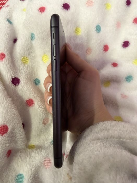 Iphone 11 телефон