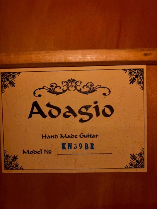 продается гитара adagio
