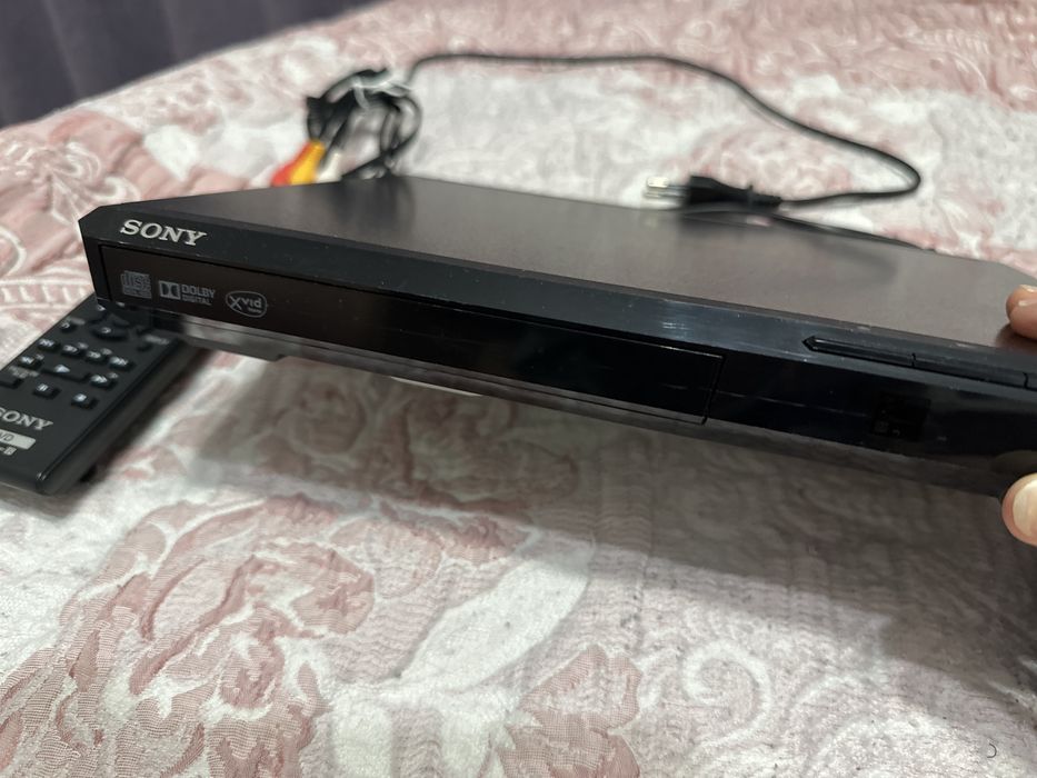 DVD-проигрыватель Sony в полном комплекте