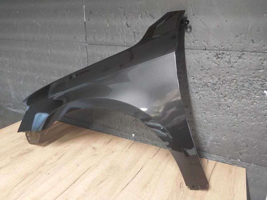 Aripa Fata Stanga VW Passat B7 An 2011-2014 (LC8Z (Maro))