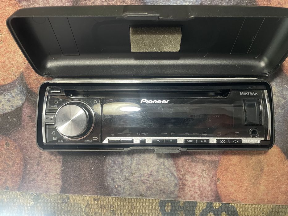 Адапторна рамка и CD player Pioneer за Mercedes W203 преди фейс