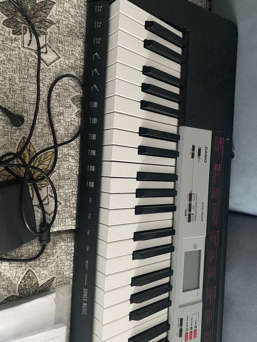 Синтезатор Casio