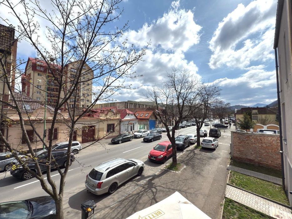 Ap. de închiriat strada Avram Iancu lângă colina universități