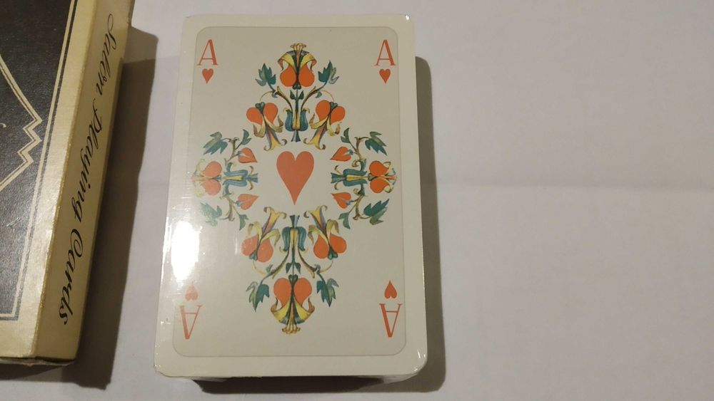 Тесте карти чисто нови във целофан.