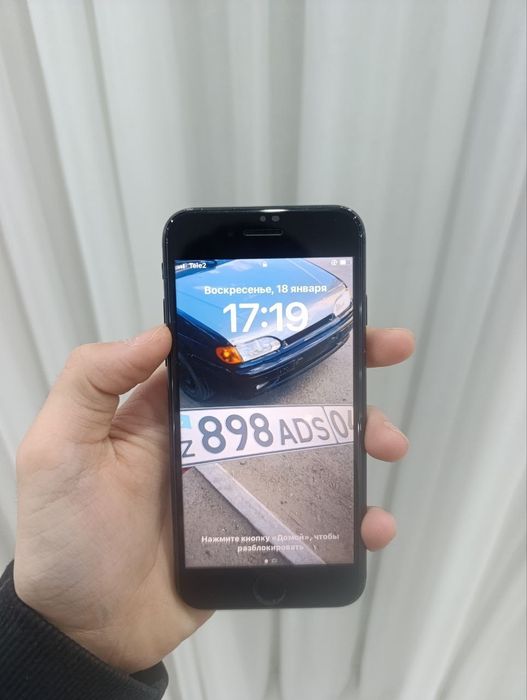 Продам iPhone Se 2020